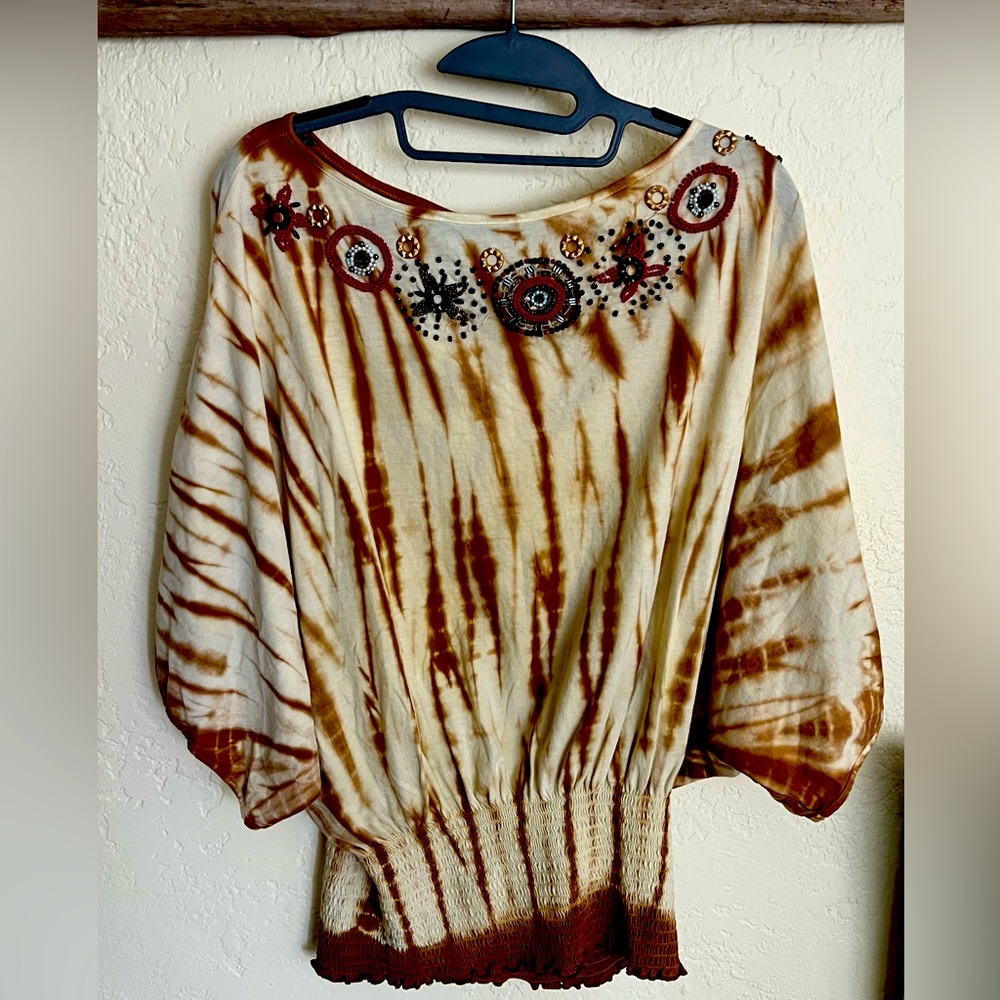 Gorgeous bat wing tribal cinched waist top